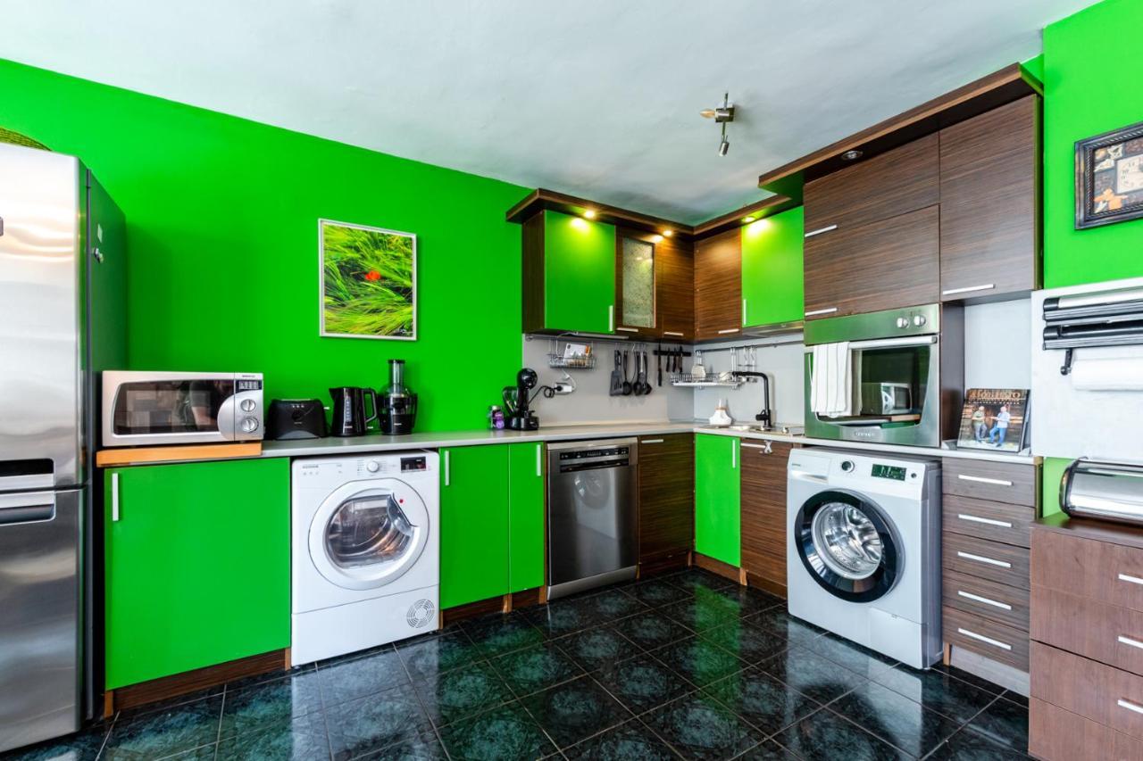 The Green Apartment - Free Parking Sofia Exteriör bild