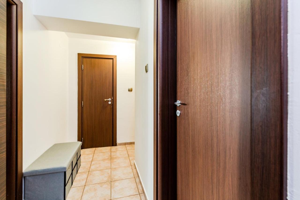 The Green Apartment - Free Parking Sofia Exteriör bild